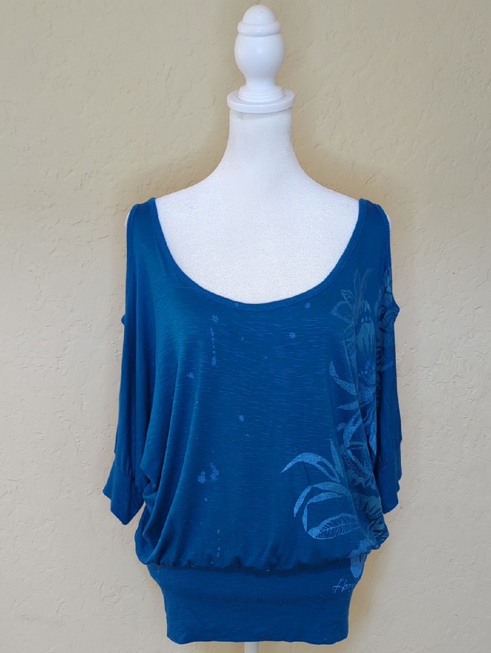 Honolua Wahine Blue Cold Shoulder Hibiscus Print Scoop Neck Top Size Large